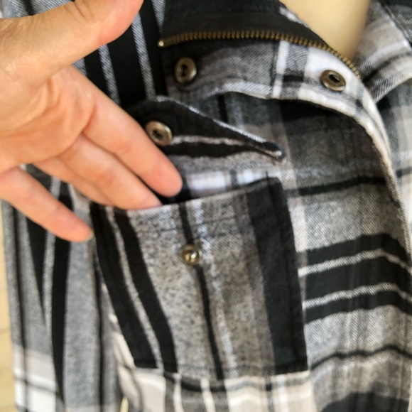 Hurley Women’s Flannel Shirt Jacket - Picture 6 of 8